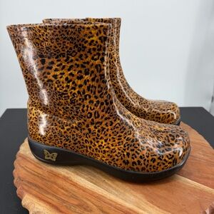 Alegria Raina Climatease ankle rain boots in a leopard print 38 8-8.5